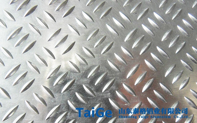 防滑花纹铝板