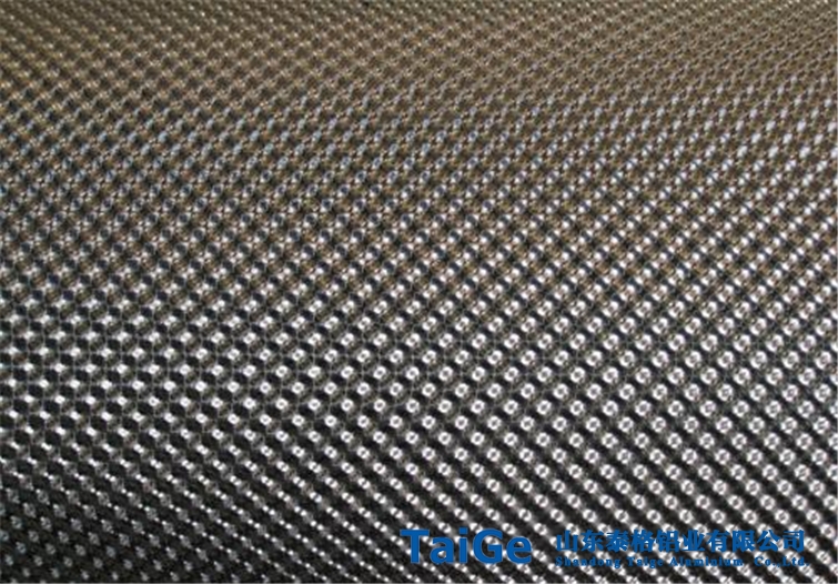 半圆球花纹铝板