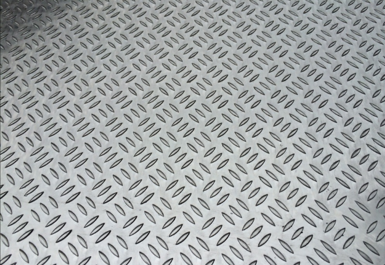 氧化小三条筋花纹铝板